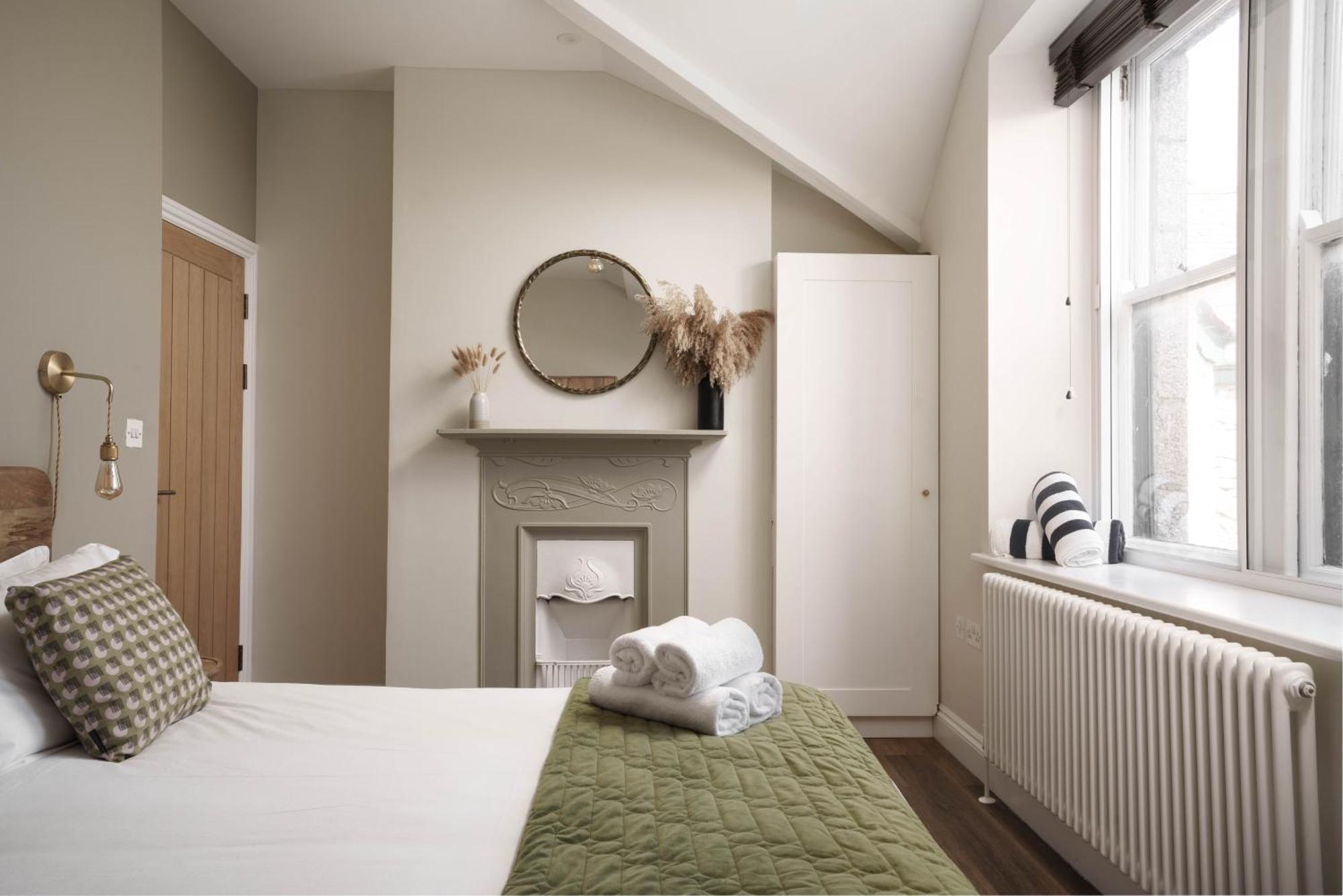 Modern Central One Bedroom Apartment In Penzance Extérieur photo